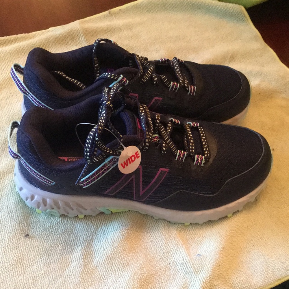 New Balance Women's Trail WT410SN6 Sneaker Running Shoes Blue Size 6.5 Wide